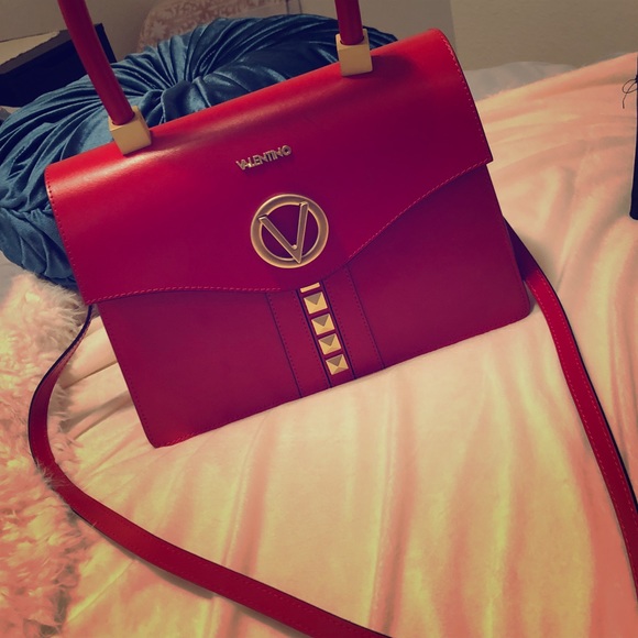 Valentino Handbags - Valentino purse (very good condition)